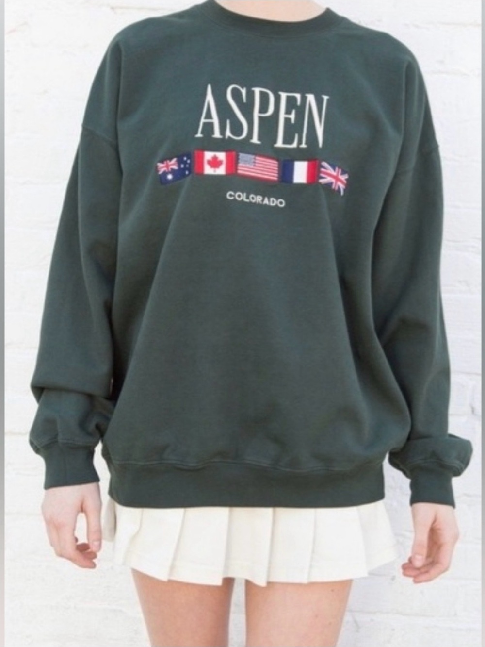 Brandy Melville | Womens ASPEN Graphic Oversized Crewneck Sweatshirt